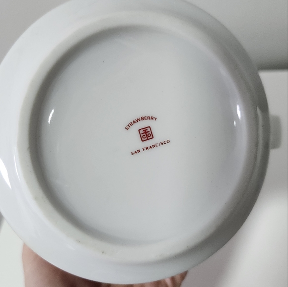 Vintage strawberries pitcher by Takahashi San Francisco - Picture 3 of 7